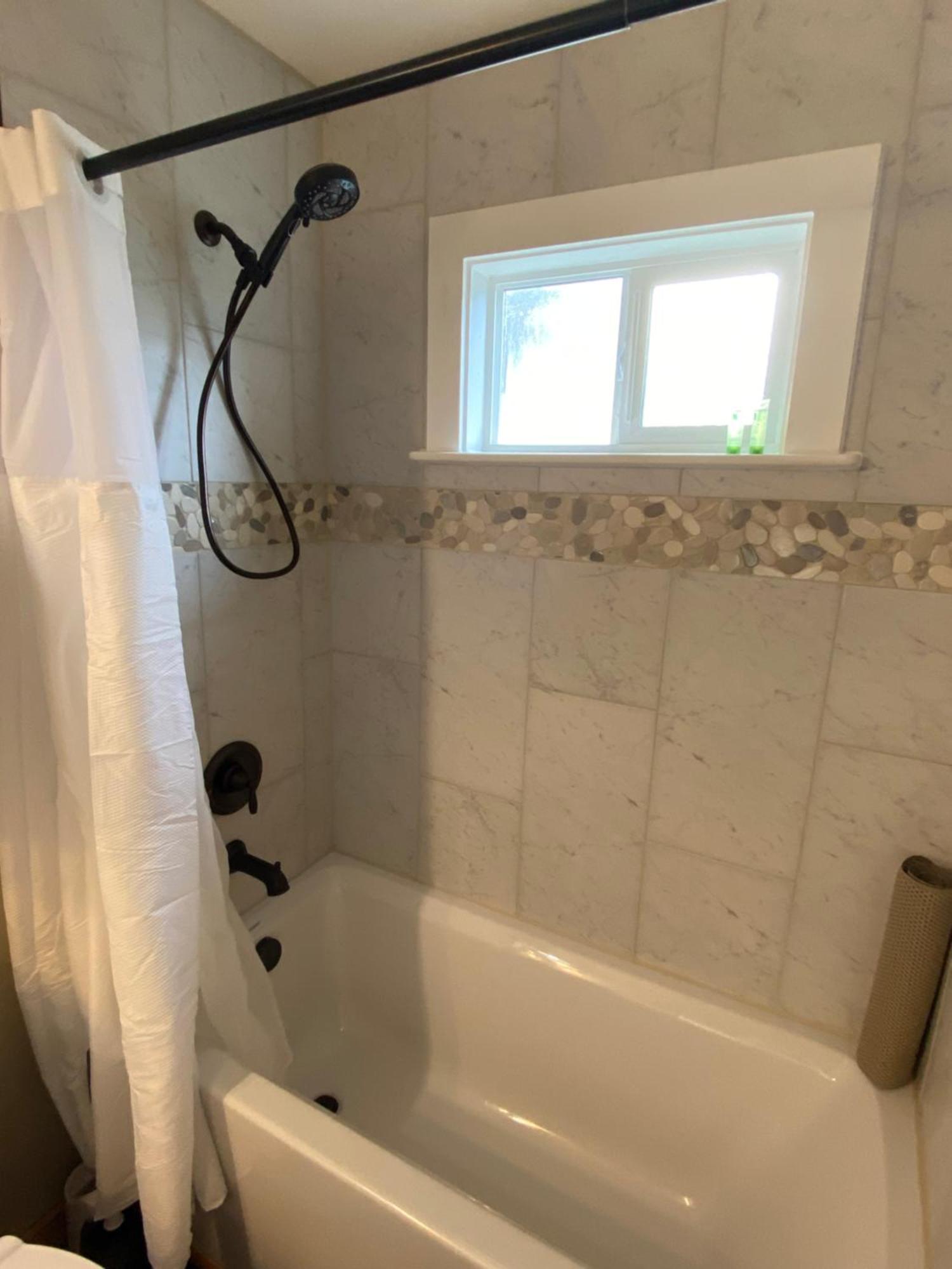 Cabin - Hot Tub - Fire Pit - View - Getaway! Oak Harbor Luaran gambar